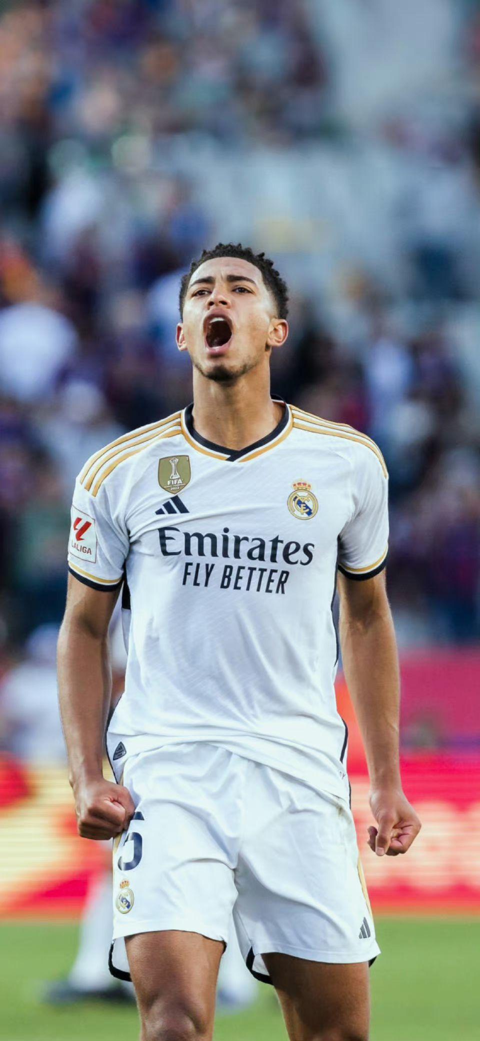 记者：拜仁和于帕进行深入谈判，他们预计球员最终会完成续约