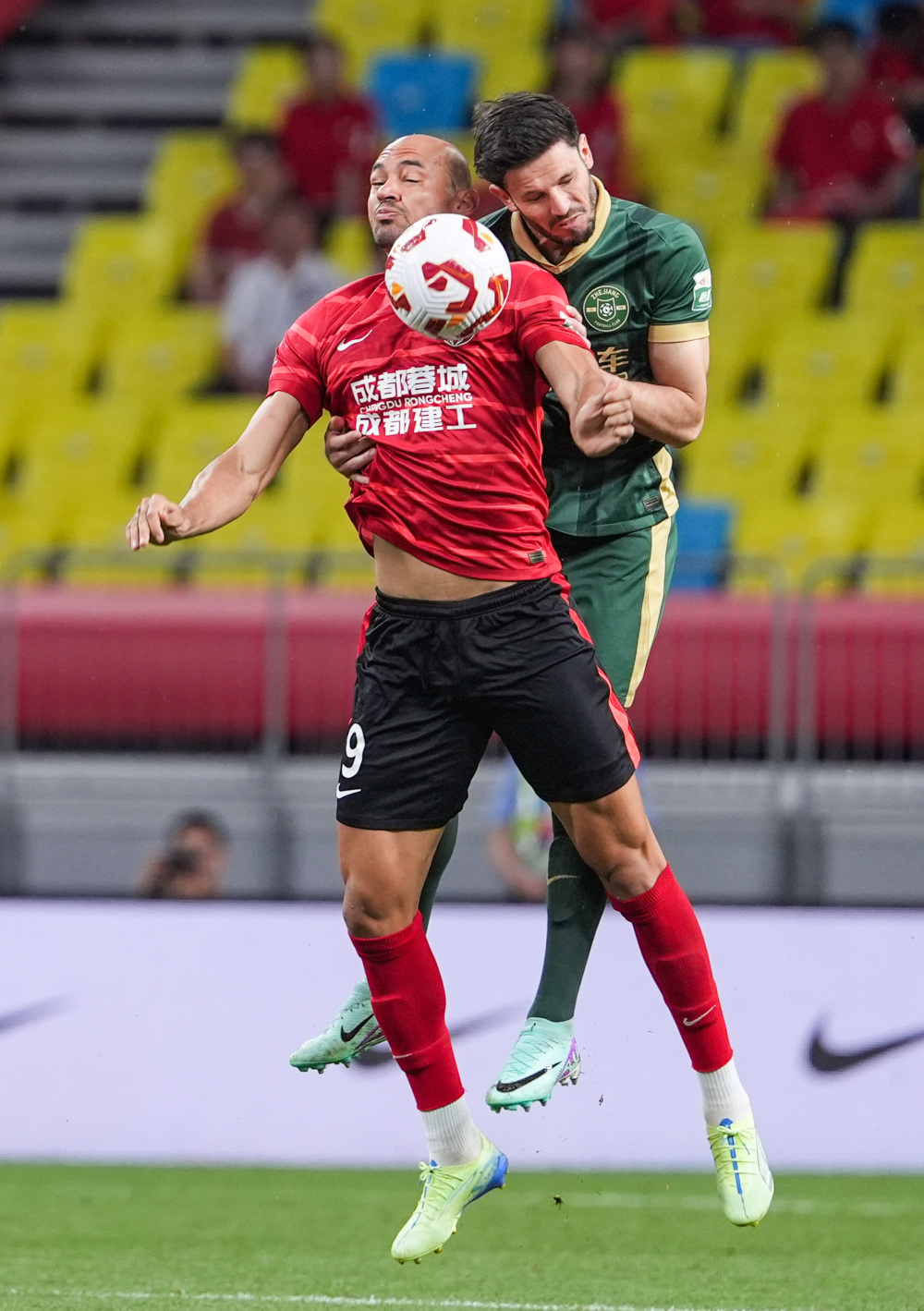 曼联备战西汉姆联：库尼亚复出，年轻球员获信任