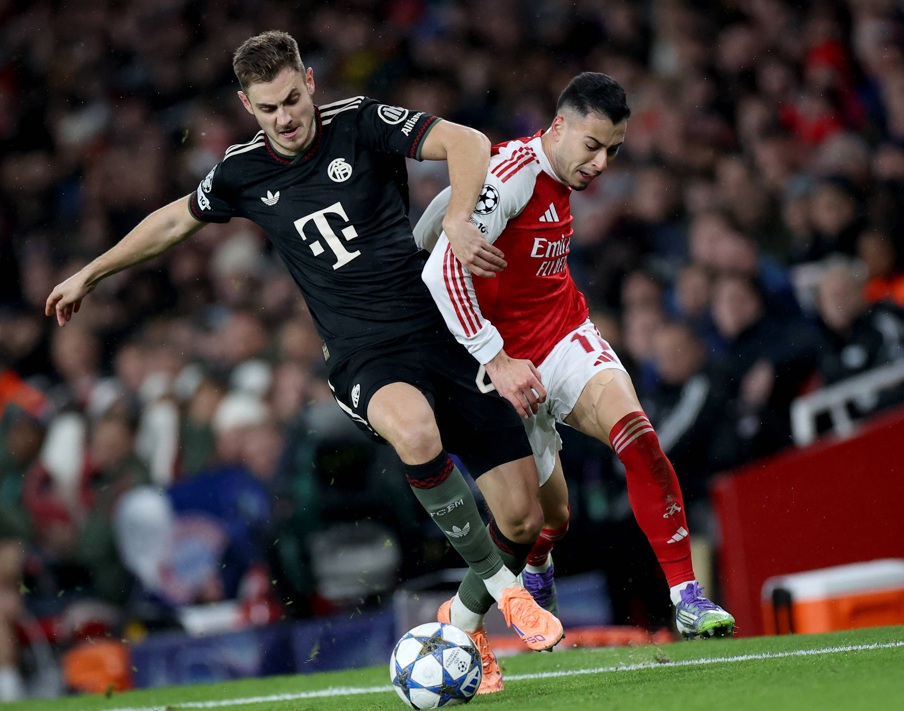 亚冠精英赛第五轮最佳阵：林加德、坎塞洛在列，塔迪奇入选